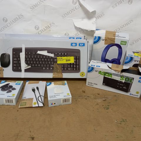 LOT OF APPROX 30 ONN ASSORTED ITEMS TO INCLUDE WIRELESS KEYBOARD AND MOUSE SET, WIRELESS EARPHONES, HEADPHONES, HDMI ADAPTERS, ETC