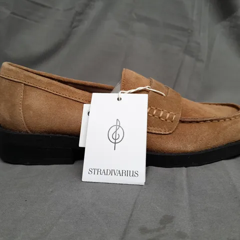 STRADIVARIUS SLIP ON TRAINERS IN BROWN - UK 2 