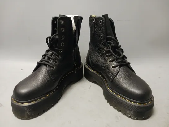 BOXED PAIR OF DR MARTENS JADON III ANKLE BOOTS IN BLACK UK SIZE 5