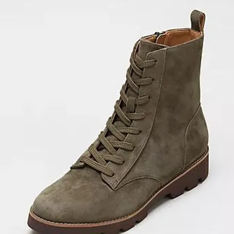 VIONIC LANI LACE UP BOOT OLIVE SIZE 6