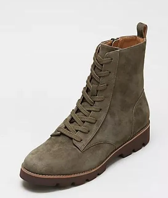 VIONIC LANI LACE UP BOOT OLIVE SIZE 6