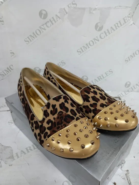 BOXED CASANDRA LEOPARD PRINT GOLD TOE SHOES - SIZE 6