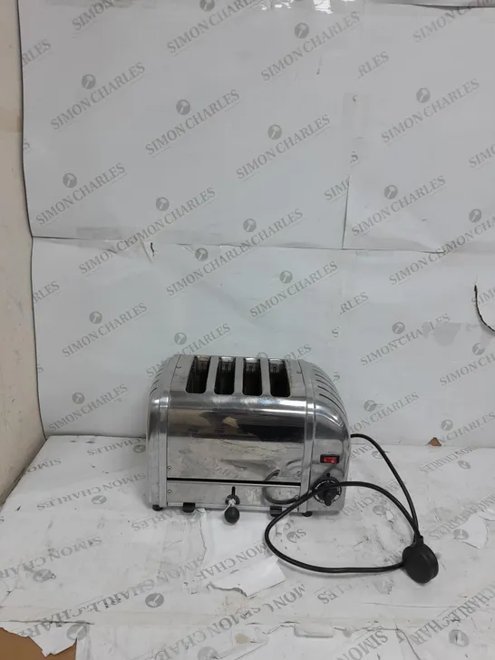 BOXED DUALIT 4 SLOT VARIO CLASSIC TOASTER WITH TWO SANDWICH CAGES