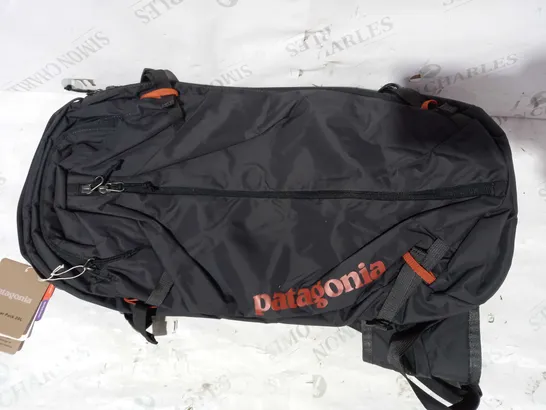 PATAGONIA DIRT ROAMER PACK IN INK BLACK SIZE L/XL (20L)