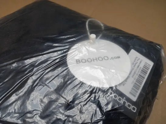 PACKAGED BOOHOO BLACK PLUS PLEATED OCCASION SMOCK TOP - SIZE 24