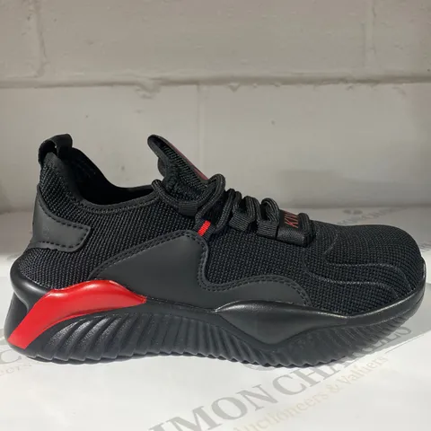 PAIR OF KIVINI BLACK TRAINERS SIZE UNKNOWN