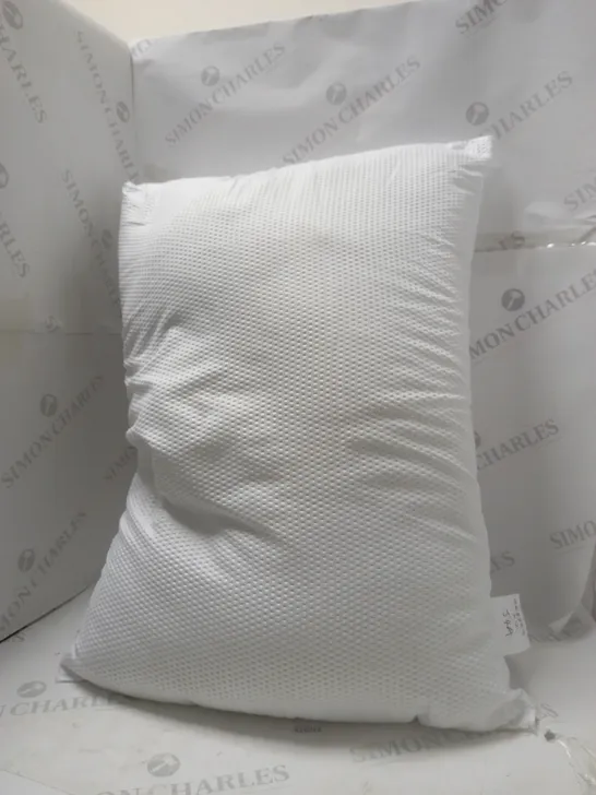 HALF QUILTED PILLOW 