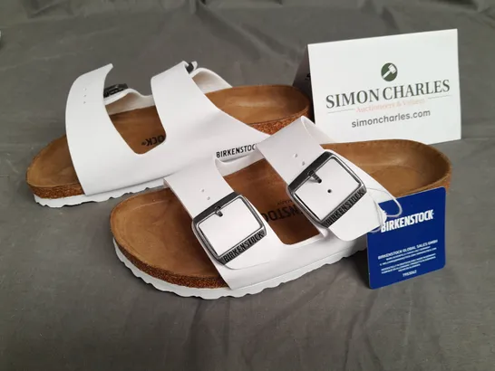 PAIR OF BIRKENSTOCK ARIZONA TWO SANDALS - 38 245 L7 M5