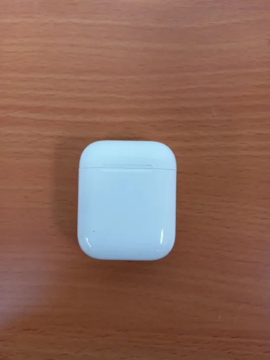 APPLE AIRPODS