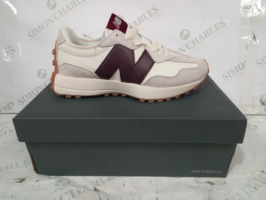 BOXED PAIR OF NEW BALANCE SHOES IN WHITE/BROWN UK SIZE 6.5