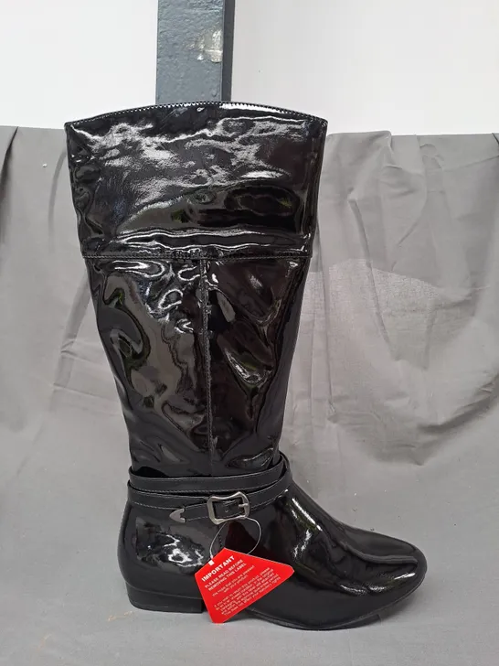 BOXED PAIR OF FREESPIRIT GIRLS RIDING BOOTS IN BLACK SIZE 6