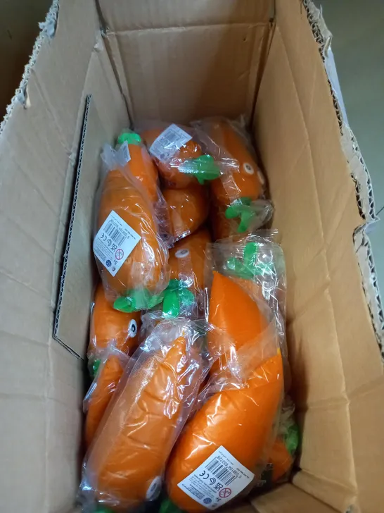 BOX OF APPROX 20 STRETCHY SQUIDGY CARROT TOYS