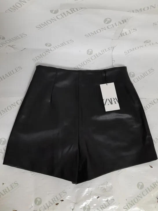 ZARA LEATHER SHORTS IN BLACK SIZE M