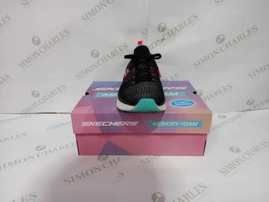 SKECHERS MEMORY FOAM FASHION FIT - UK 6