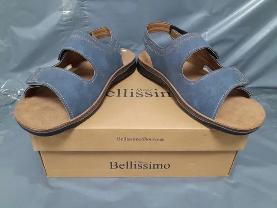 BOXED PAIR OF BELLISSIMO OPEN TOE SANDALS IN BLUE SIZE 5