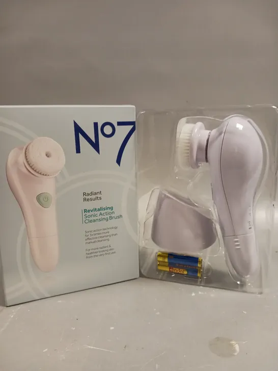 BOXED NO7 REVITALISING SONIC ACTION CLEANSING BRUSH 