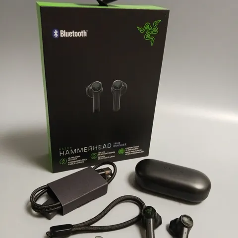 BOXED RAZER HAMMERHEAD WIRELESS HEADPHONES IN BLACK AND GREEN INCLUDES CHARGING CASE, CABLE, WRIST STRAP AND SPARE BUDS