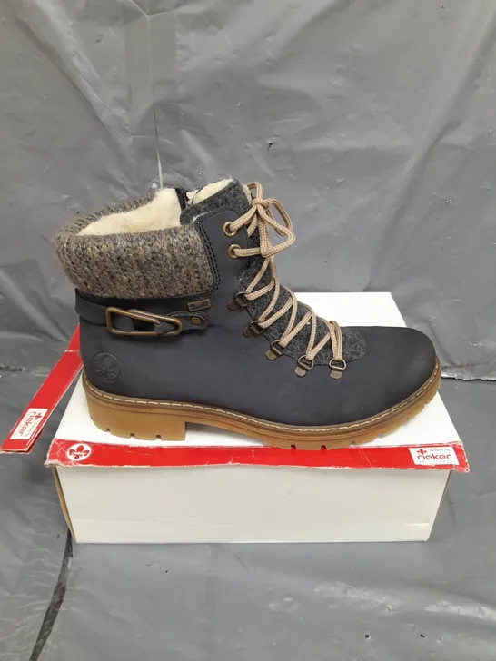 BOXED PAIR OF RIEKER LINED BOOTS IN BLUE SIZE 41