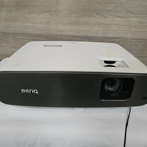 BENQ W2700 4K HDR CINEMATIC PROJECTOR