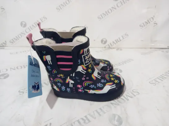 JOJO MAMAN BEBE KIDS SHOES SIZE 6