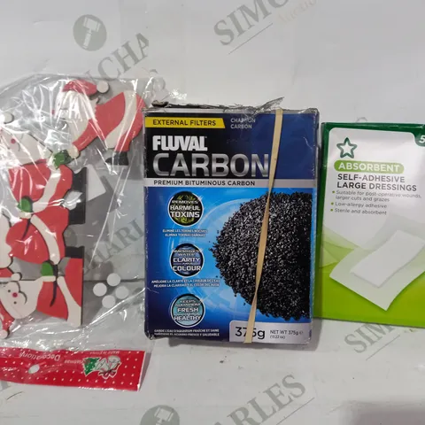 LOT OF APPROXIMATELY 10 ASSORTED HOUSEHOLD ITEMS TO INCLUDE ABSORBENT SELF-ADHESIVE LARGE DRESSINGS, FLUVAL BITUMINOUS CARBON, CHRISTMAS DECORATION, ETC