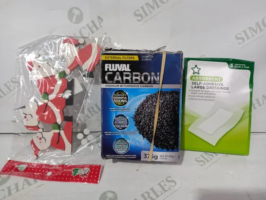 LOT OF APPROXIMATELY 10 ASSORTED HOUSEHOLD ITEMS TO INCLUDE ABSORBENT SELF-ADHESIVE LARGE DRESSINGS, FLUVAL BITUMINOUS CARBON, CHRISTMAS DECORATION, ETC