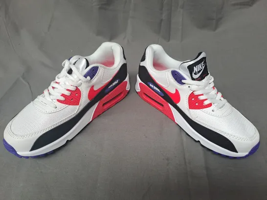 PAIR OF NIKE AIR MAX SHOES IN WHITE/BLACK/MULTI UK SIZE 5.5