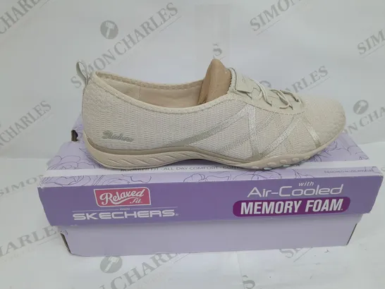 SKETCHERS RELAXED FIT NATURAL SIZE UK 6