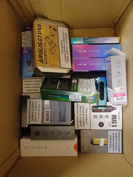 BOX OF APPROXIMATELY 30 E-CIGARETTE PRODUCTS TO INCLUDE VAPORESSO XROS3, VOOPOO DRAG S, GEEKVAPE OBELISK 54 ETC