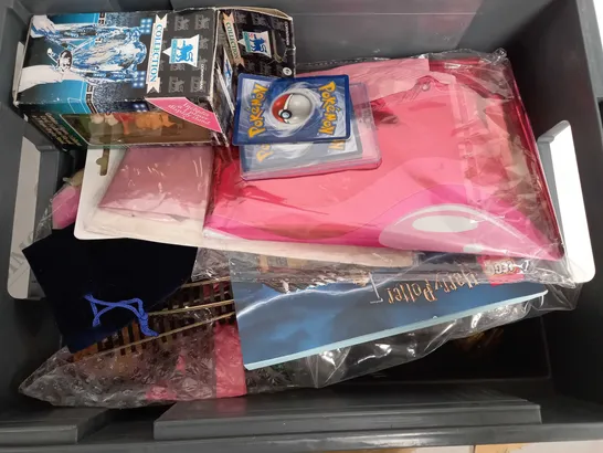 BOX OF APPROX 20 ASSORTED TOYS TO INCLUDE - MY LITTLE PONY - CRICKET BALL KEY CHAIN - CORINTHIAN COLLECTION MCCLAIR ECT