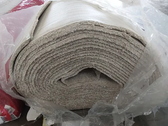 ROLL OF QUALITY KESARI TWINBACK CARPET // SIZE: APPROXIMATELY 4 X 28m