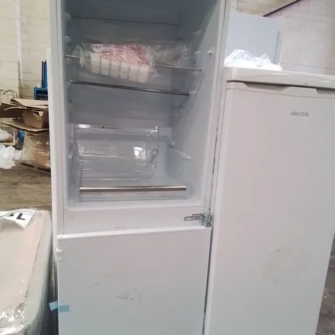 INTEGRATED 50/50 FRIDGE FREEZER