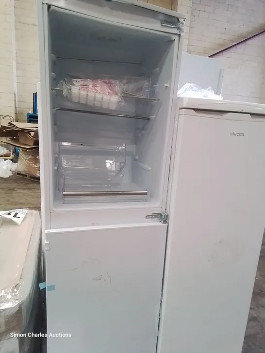 INTEGRATED 50/50 FRIDGE FREEZER