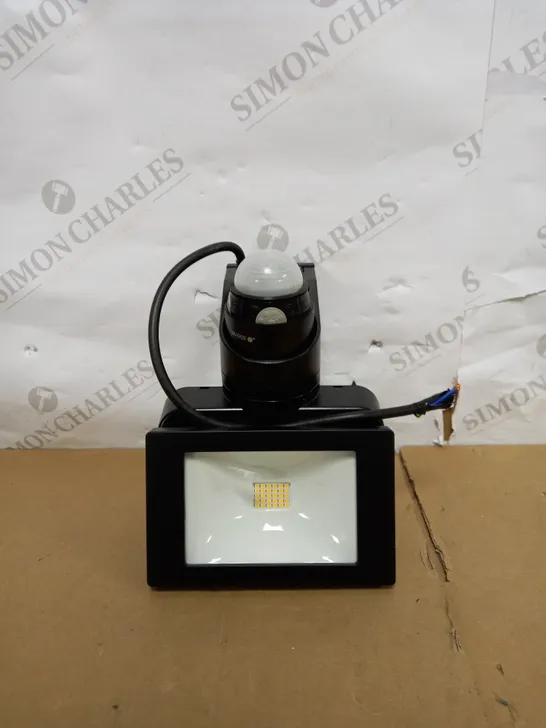 STEINEL LED OUTDOOR SPOTLIGHT LS 150 BLACK