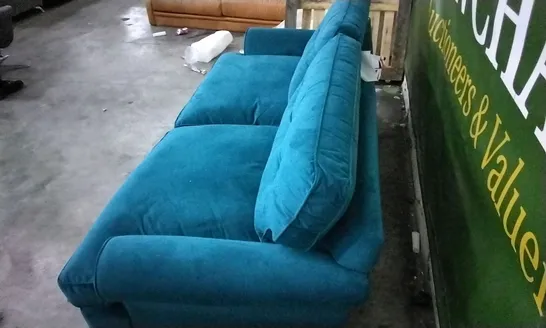 QUALITY BRITISH DESIGNED & MANUFACTURED G PLAN TURQUOISE PLUSH VELVET 3 SEATER SOFA