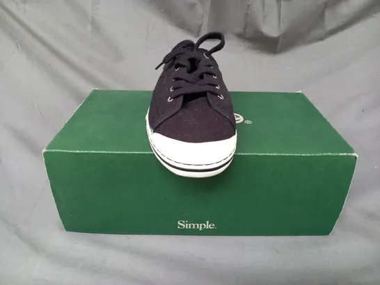 BOXED PAIR OF SIMPLE SATIRE CANVAS SNEAKERS IN BLACK SIZE 4