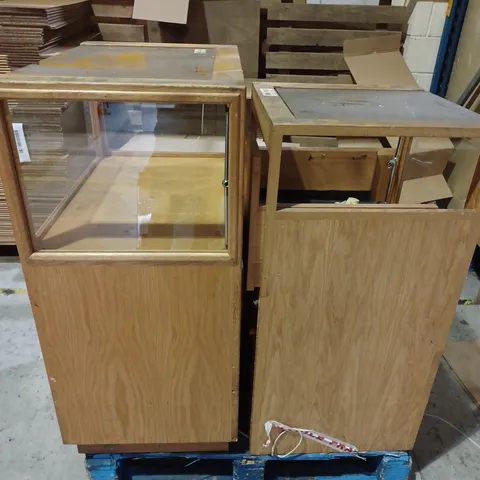 PALLET OF 2X GLASS DISPLAY CABINETS 