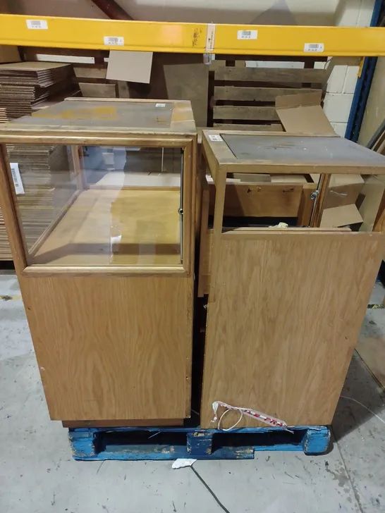 PALLET OF 2X GLASS DISPLAY CABINETS 