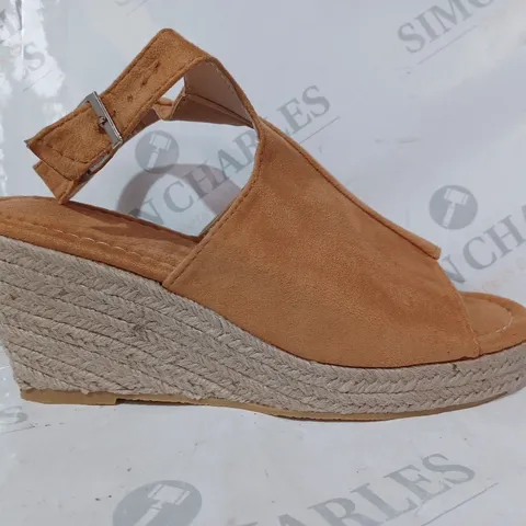 BOXED PAIR OF UNBRANDED OPEN TOE WEDGES IN TAN SIZE UNSPECIFIED