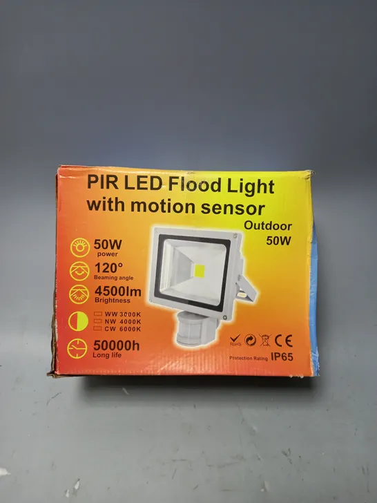 BOXED PIR LED FLOOD LIGHT WITH MOTION SENSOR 