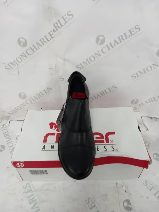 BOXED PAIR OF RIEKER SHOE BOOTS IN BLACK UK SIZE 6