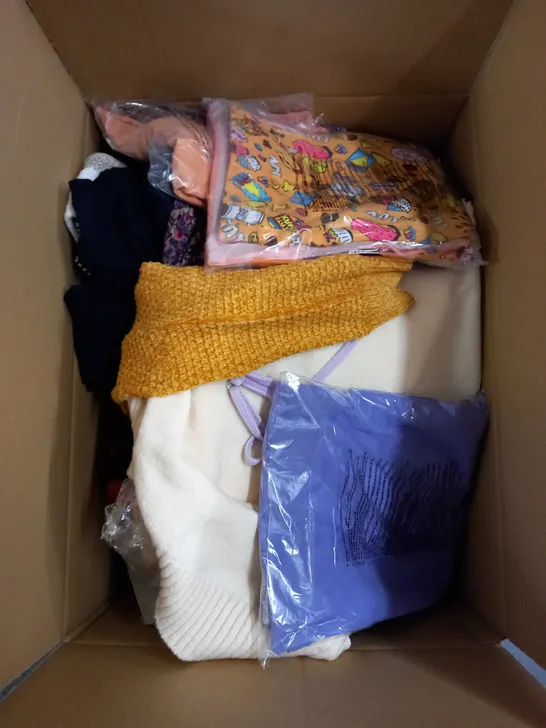 LARGE QUANTITY OF CLOTHING ITEMS TO INCLUDE DRESSES, SWEATERS, JEANS, T-SHIRTS, ETC