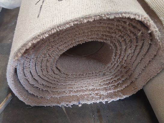 ROLL OF QUALITY WORCESTER NEWLANDS NECTAR CARPET 4 × 5.7M