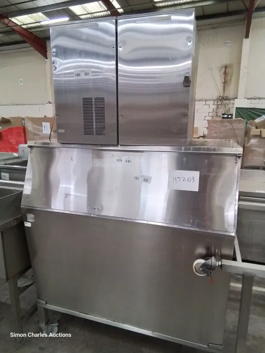 FOLLETTS COMPACT ICE MACHINE & STORAGE HOPPER Model WCF712-A