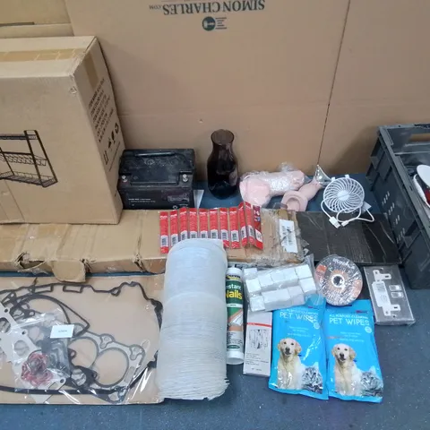 LOT OF ASSORTED HOUSEHOLD ITEMS TO INCLUDE SPICE RACK, CIRCULAR CUTTING BLADES, INSTANT NAILS, WET WIPES AND VARIOUS FITTINGS