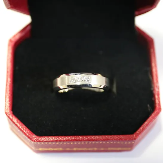 DESIGNER 18CT WHITE GOLD UNISEX WEDDING BAND SET WITH PRINCESS CUT DIAMONDS