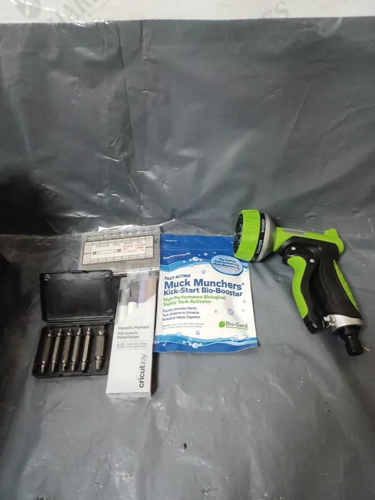 BOX OF APPROXIMATELY 20 ASSORTED HOUSEHOLD ITEMS TO INCLUDE HOSE HEAD, TOOLS AND PENS