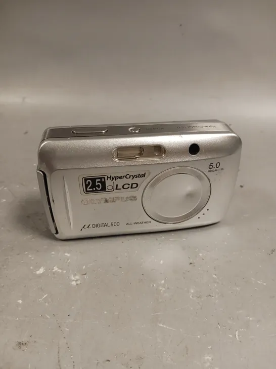 OLYMPUS 500 SERIES DIGITAL CAMERA 