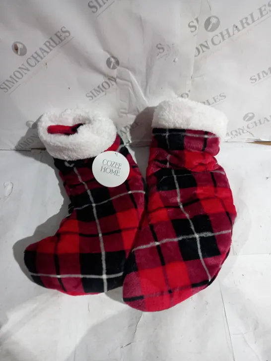 COZZEE HOME CHRISTMAS FLUFFY STOCKINGS