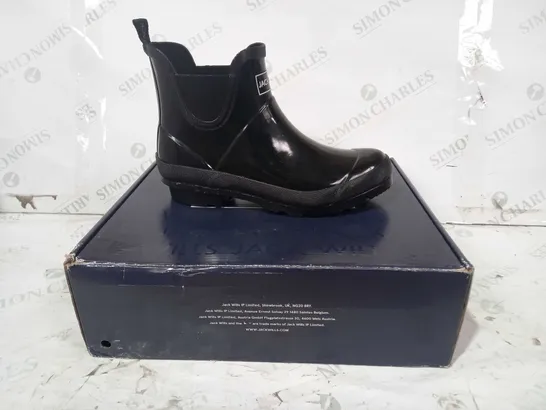 BOXED PAIR OF JACK WILLS CHELSEA WELLY BOOTS IN GLOSS BLACK UK SIZE 6